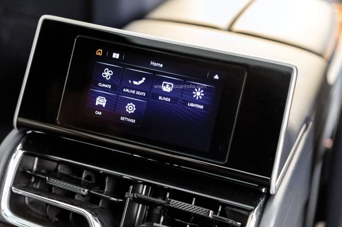 Bentley Bentayga EWB screen